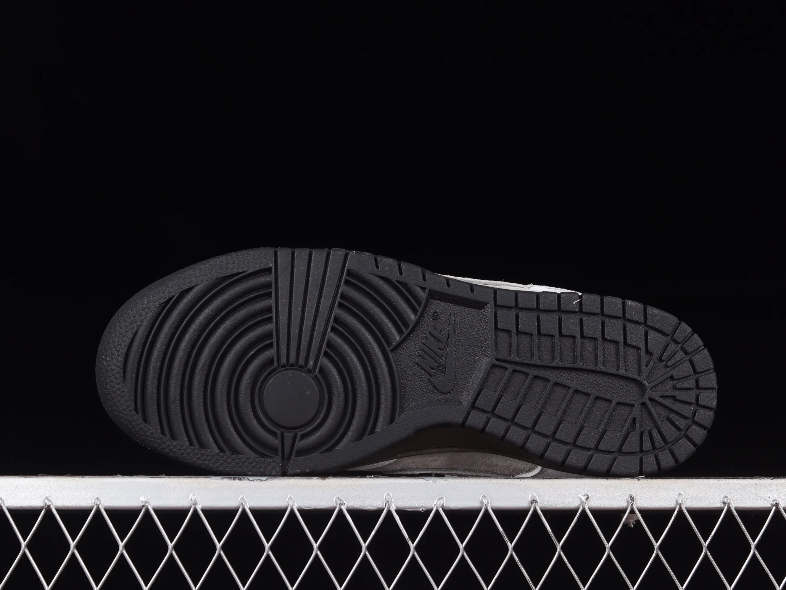 All Categories Nk SB Dunk Series Nk SB Dunk Low Low-top Sneakers N Version Nk SB Dunk Low "Ironstone" Cold Gray SB Smashed Backboard Fashion Casual Sneakers FD9746-001